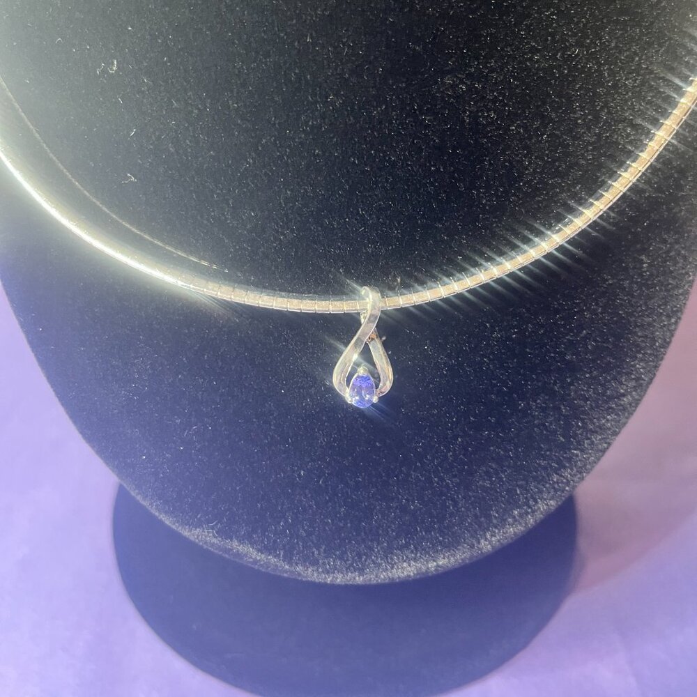 Safi Kilima 18-inch omega chain with deep blue hue of the main stone - Picture 2 of 5